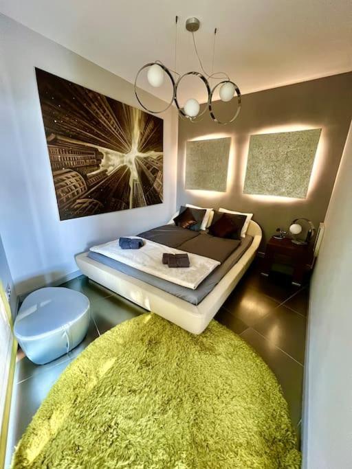 Hilltop Views, Design - Buda Hills - Free Garage, Private Garden, Ac *