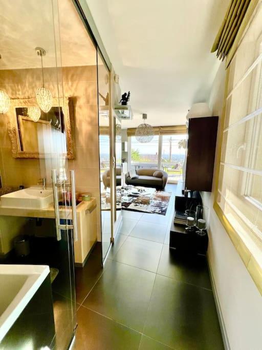 Hilltop Views, Design - Buda Hills - Free Garage, Private Garden, Ac * Будапешт