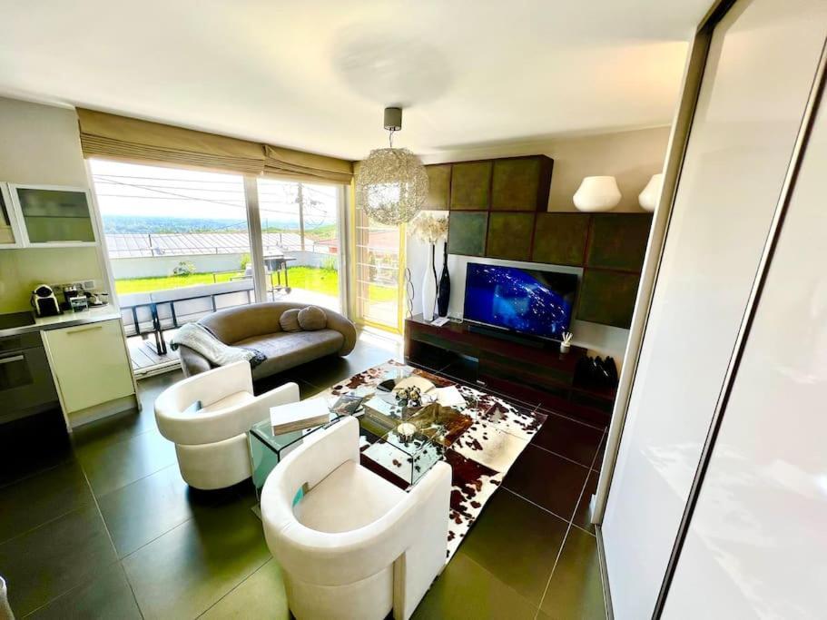 Апартаменти Hilltop Views, Design - Buda Hills - Free Garage, Private Garden, Ac Будапешт